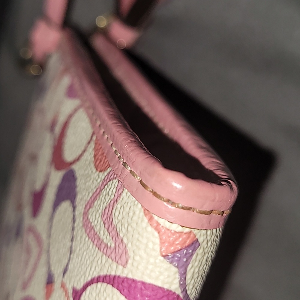 Coach Heart Pink and Purple WRISTLET - Picture 8 of 9